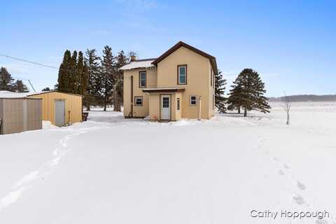 2913 Olmstead Road, Muir, MI 48860