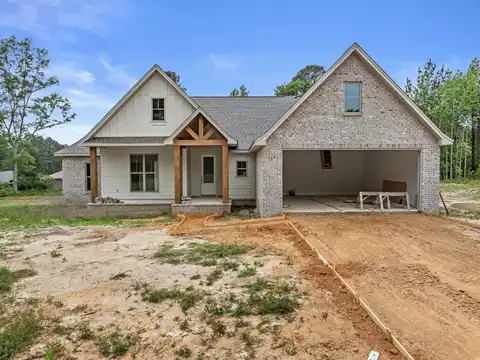 76 Copperfield Dr., Hattiesburg, MS 39402