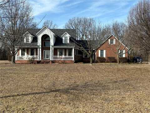 124 Huntington Circle, Pittsburg, KS 66762