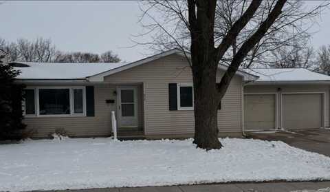 312 S 1st Ave, IowaCity, IA 52245