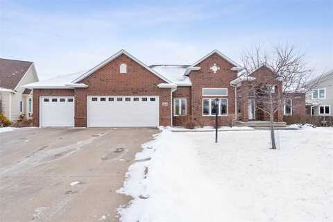 2432 Wickham Trce, Coralville, IA 52241