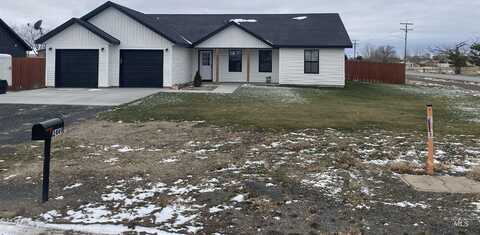 2461 Contact Ave, Hollister, ID 83301