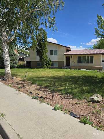 1192 SW 12th Ave, Ontario, OR 97914