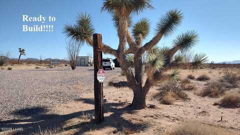 14162 Red Lake Rd, Yucca, AZ 86438