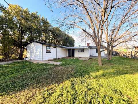 1913 63rd Street, Lubbock, TX 79412