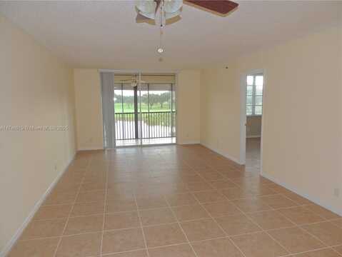 3001 W Rolling Hills Cir, Davie, FL 33328