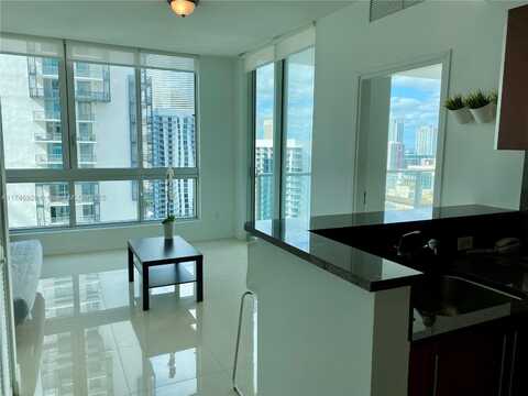 300 S Biscayne Blvd, Miami, FL 33131