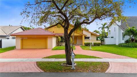 14549 Glencairn Rd, Miami Lakes, FL 33016