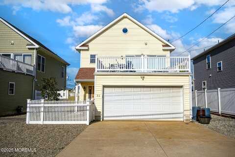 30 Stockton Avenue, Seaside Park, NJ 08752