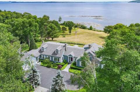 237 Searsport Avenue, Belfast, ME 04915