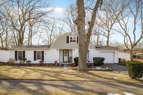 16 College Hills Drive, Farmingville, NY 11738