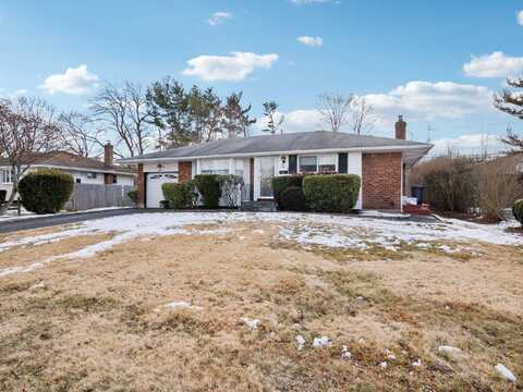 40 Starlight Drive, Commack, NY 11725