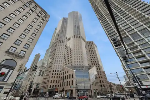 950 N Michigan Avenue, Chicago, IL 60611