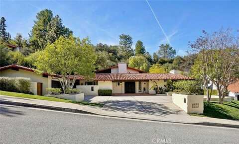 23735 Park Belmonte, Calabasas, CA 91302