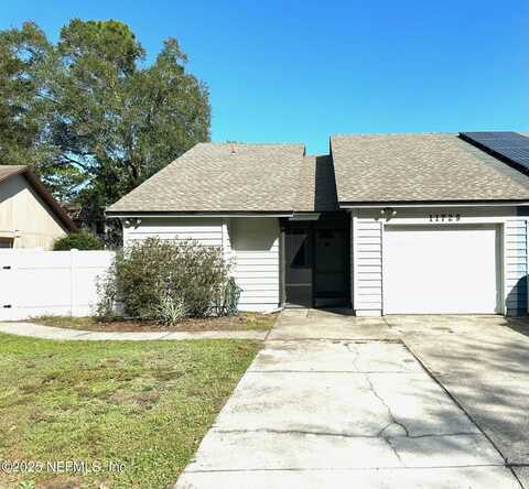 11729 FT CAROLINE LAKES Court, Jacksonville, FL 32225