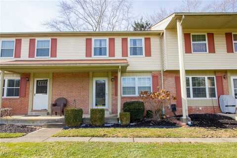 335 Carriage Lane, Canfield, OH 44406