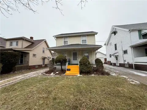 2119 Clarence Avenue, Lakewood, OH 44107