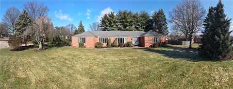 2459 Daffodil Street NE, Canton, OH 44705