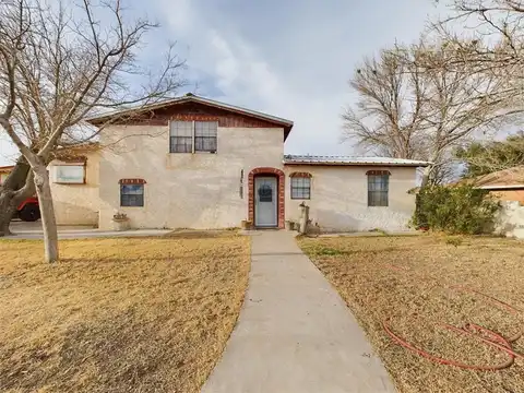 1809 W Washington St, Pecos, TX 79772