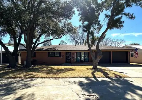 913 E San Antonio St, Kermit, TX 79745