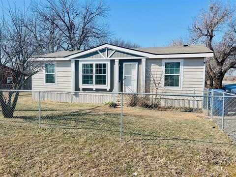 810 N 7th Street, Cache, OK 73527