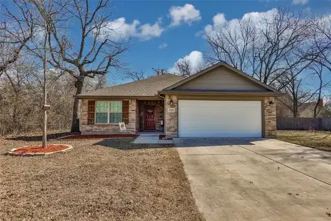 104 Fair Avenue, Gainesville, TX 76240