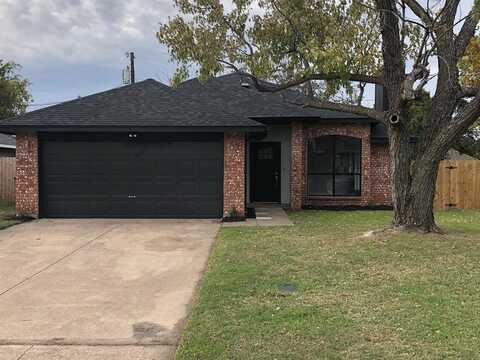 700 Honeysuckle Lane, Cedar Hill, TX 75104