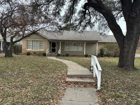 2001 Belmeade Street, Brownwood, TX 76801