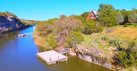 2040 Bluff Creek Drive, Strawn, TX 76475