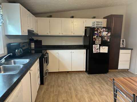 414 Nevada, Belleville, MI 48111