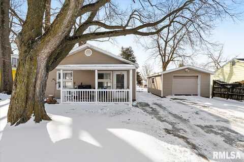 1018 JONES Street, Le Claire, IA 52753