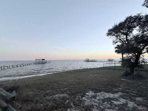 5387 Soundside Dr, Gulf Breeze, FL 32563