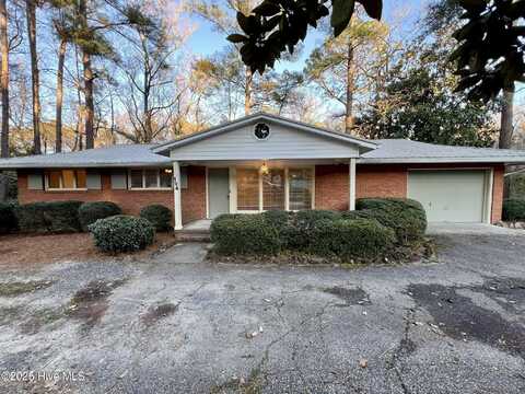 194 Boiling Springs Circle, Southern Pines, NC 28387