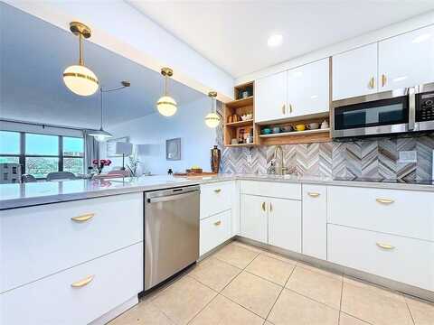 2311 S Cypress Bend Dr, Pompano Beach, FL 33069