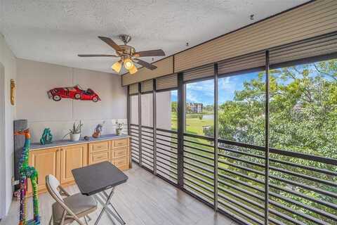 2981 N Nob Hill Rd, Sunrise, FL 33322