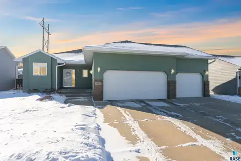 7513 W Stoney Creek St, Sioux Falls, SD 57106