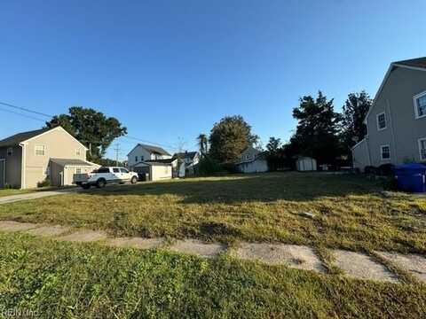 5 Barney Place, Portsmouth, VA 23702