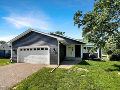 7656 Upper 24th Street N, Oakdale, MN 55128