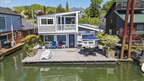 380 N Tomahawk Island DR, Portland, OR 97217