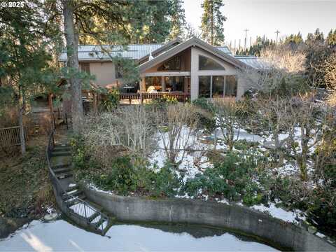 1300 INDIAN CREEK RD, Hood River, OR 97031