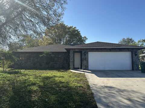 1562 SW Avens Street, Port Saint Lucie, FL 34986