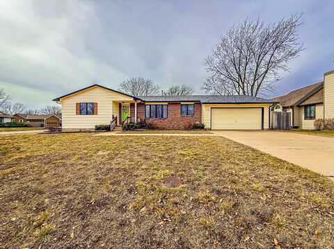 740 W 17th Street Ct, Newton, KS 67114