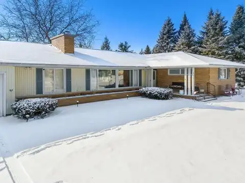 852 Meadow Lane, Wisconsin Dells, WI 53965