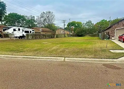 1005 Broadmoor Street, Victoria, TX 77904