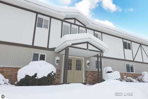 102C Village Place Drive, Roscommon, MI 48653