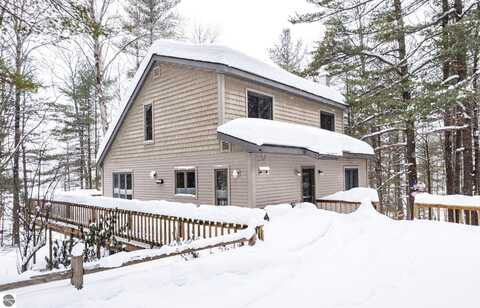 9926 North Long Lake Road, Traverse City, MI 49685