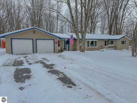 4121 W Shaffer Road, Coleman, MI 48618