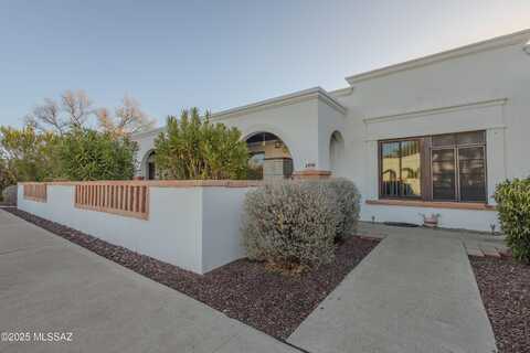 249 S Paseo Lobo, Green Valley, AZ 85614