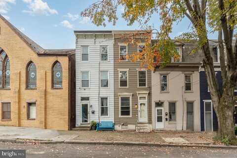 215 CALDER STREET, HARRISBURG, PA 17102