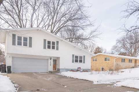 1409 Clark Drive, Cedar Falls, IA 50613